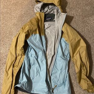 Womens Patagonia Medium Yellow/Blue Torrentshell Rain jacket